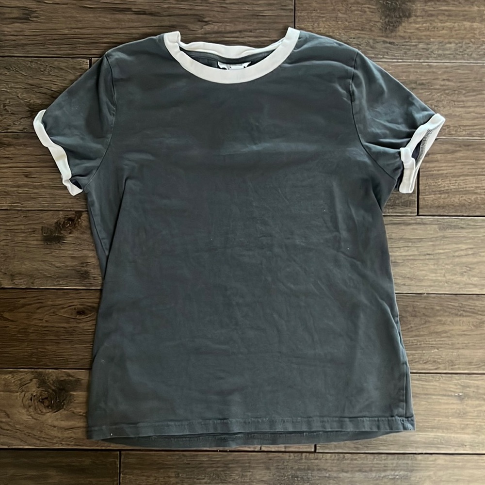 Topshop gray and white t-shirt. Size: US-6.